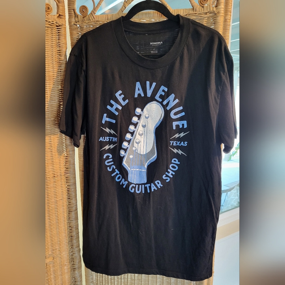 Avenue Black Short Sleeve Tee with Minimalist Graphics